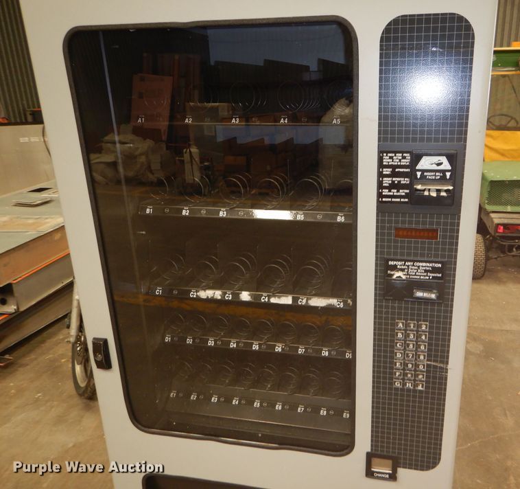 image for item GH9637 FSI 3076 vending machine