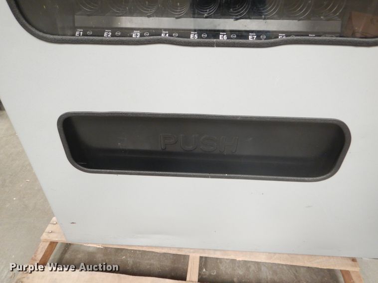 image for item GH9637 FSI 3076 vending machine