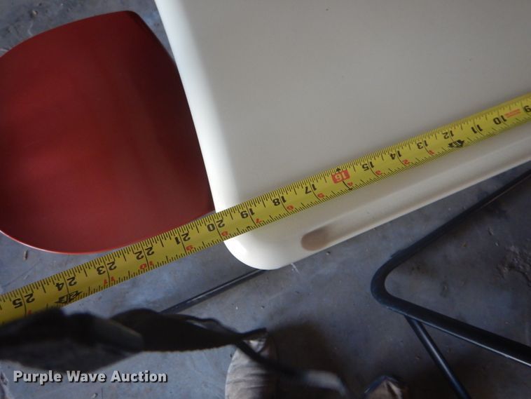 image for item GH9639 Approximately 24 student desks