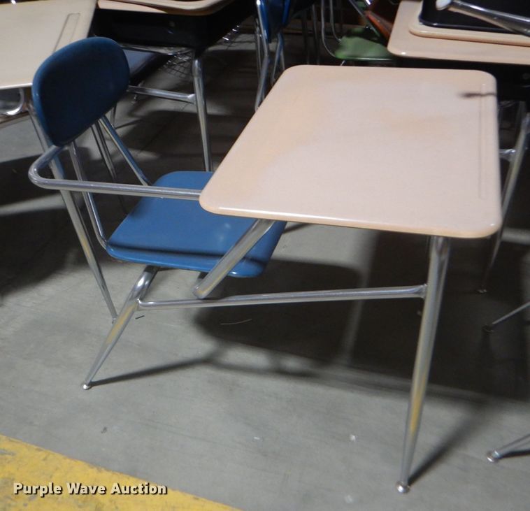 image for item GH9640 Approximately 65 student desks