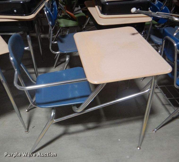 image for item GH9640 Approximately 65 student desks