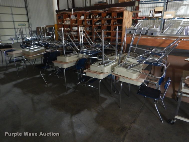 image for item GH9641 Approximately 34 student desks