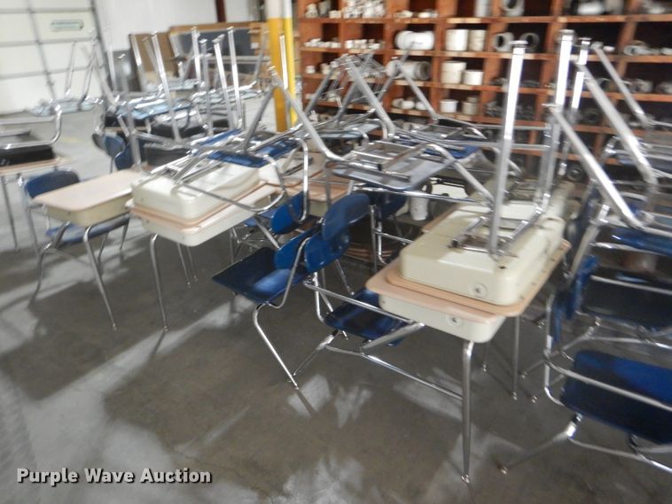 image for item GH9641 Approximately 34 student desks