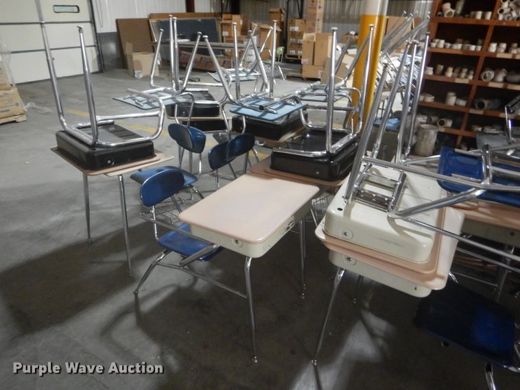 image for item GH9641 Approximately 34 student desks