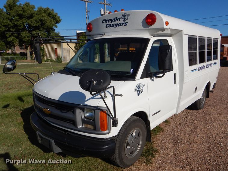 image for item GH9654 2001 Chevrolet Express 3500 Girardin school bus