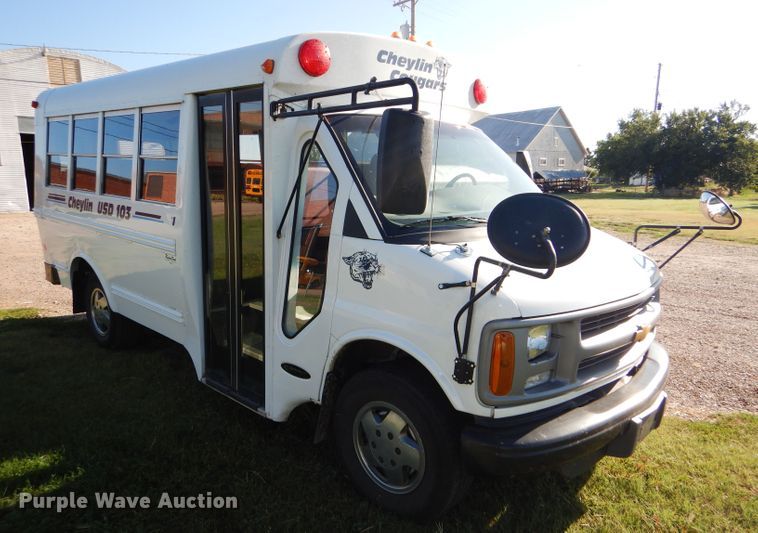 image for item GH9654 2001 Chevrolet Express 3500 Girardin school bus