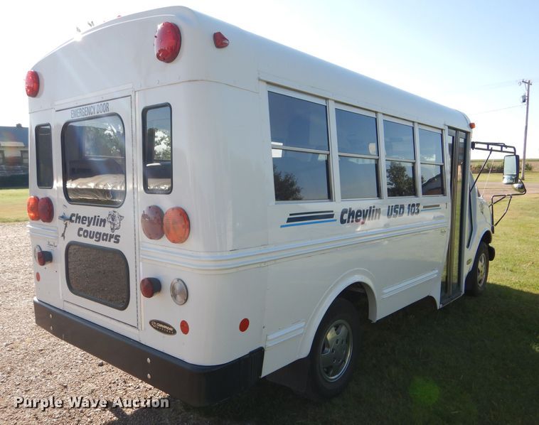 image for item GH9654 2001 Chevrolet Express 3500 Girardin school bus