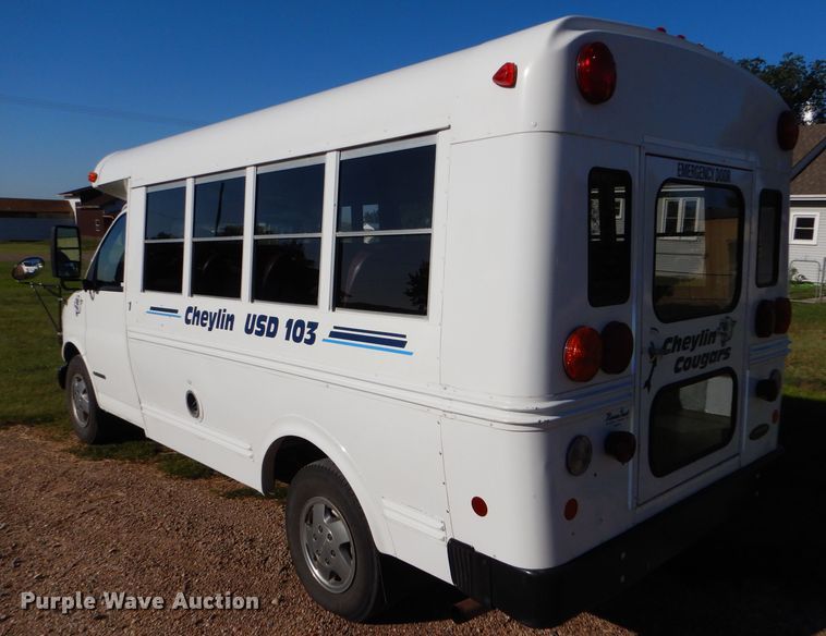 image for item GH9654 2001 Chevrolet Express 3500 Girardin school bus