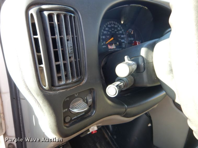 image for item GH9654 2001 Chevrolet Express 3500 Girardin school bus