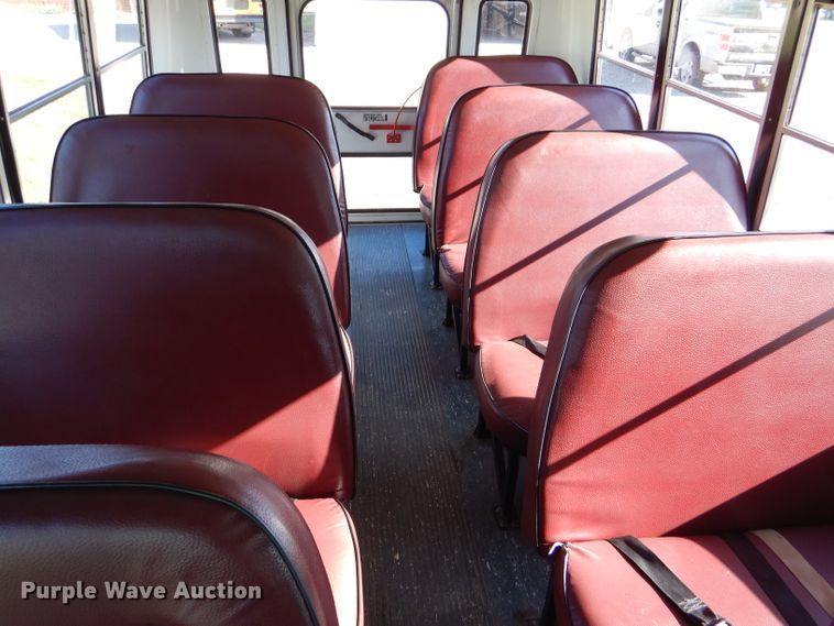 image for item GH9654 2001 Chevrolet Express 3500 Girardin school bus