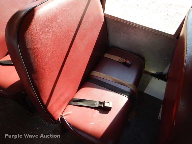 image for item GH9654 2001 Chevrolet Express 3500 Girardin school bus