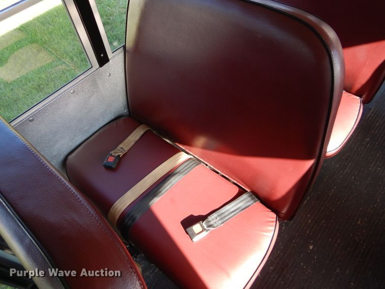 image for item GH9654 2001 Chevrolet Express 3500 Girardin school bus