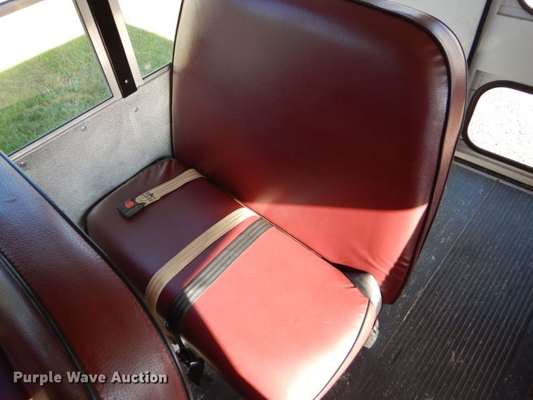 image for item GH9654 2001 Chevrolet Express 3500 Girardin school bus