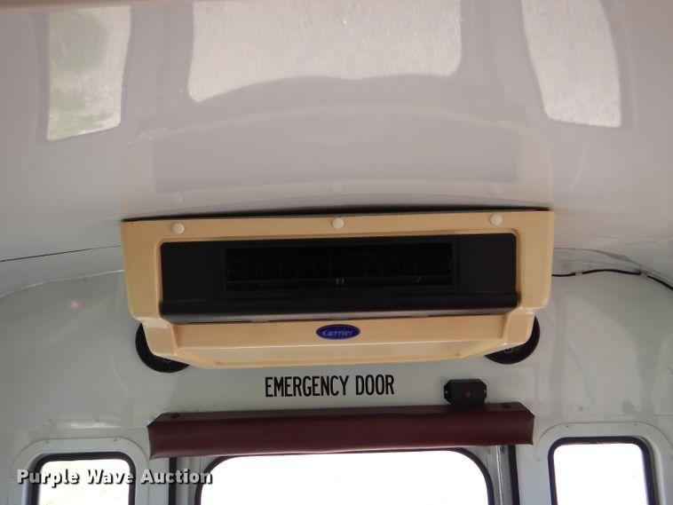 image for item GH9654 2001 Chevrolet Express 3500 Girardin school bus