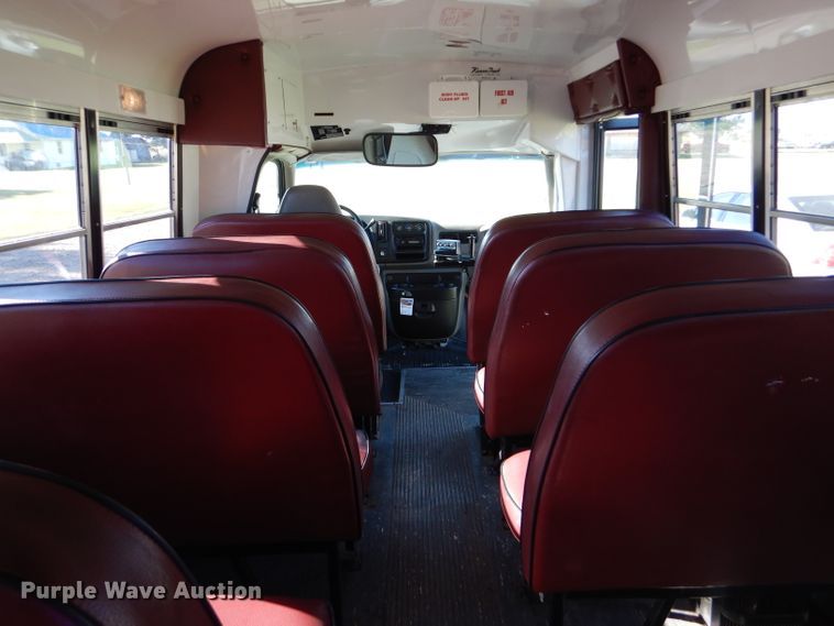 image for item GH9654 2001 Chevrolet Express 3500 Girardin school bus