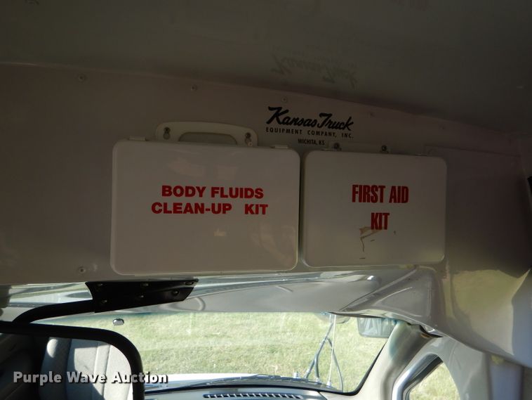 image for item GH9654 2001 Chevrolet Express 3500 Girardin school bus