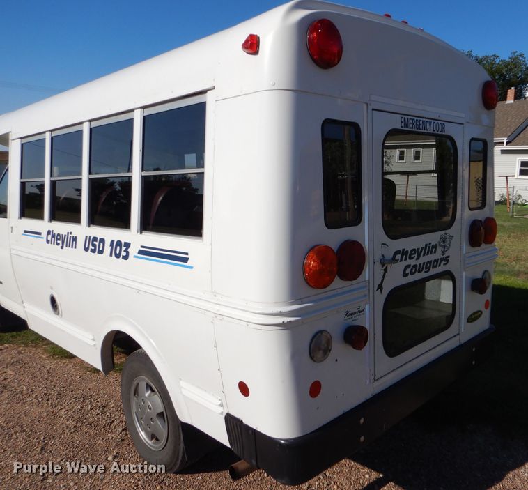 image for item GH9654 2001 Chevrolet Express 3500 Girardin school bus