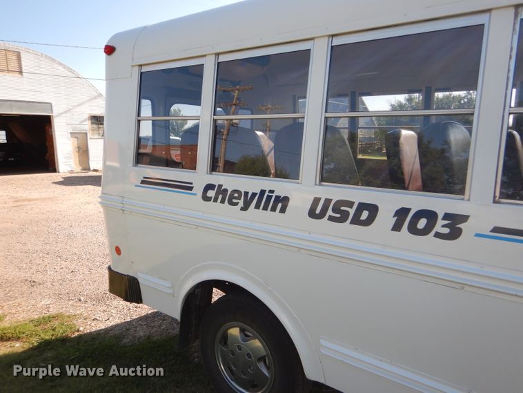 image for item GH9654 2001 Chevrolet Express 3500 Girardin school bus