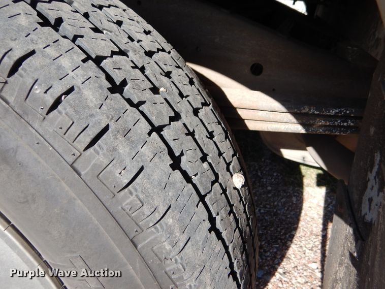 image for item GH9654 2001 Chevrolet Express 3500 Girardin school bus