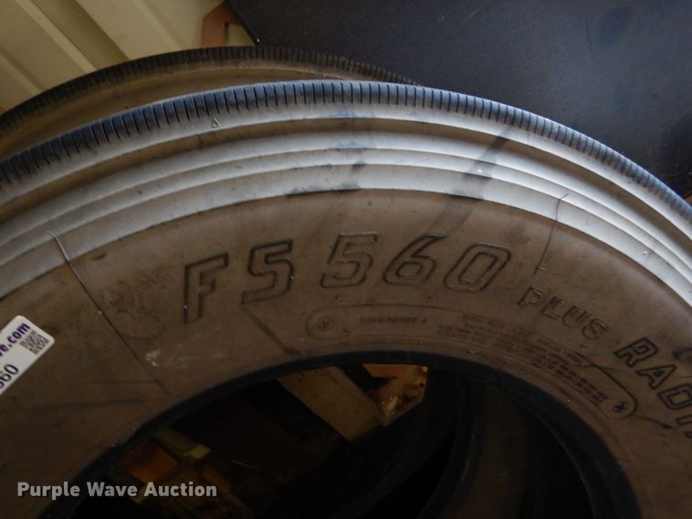 image for item GH9660 Firestone FS560 Radial 10R22.5 tires