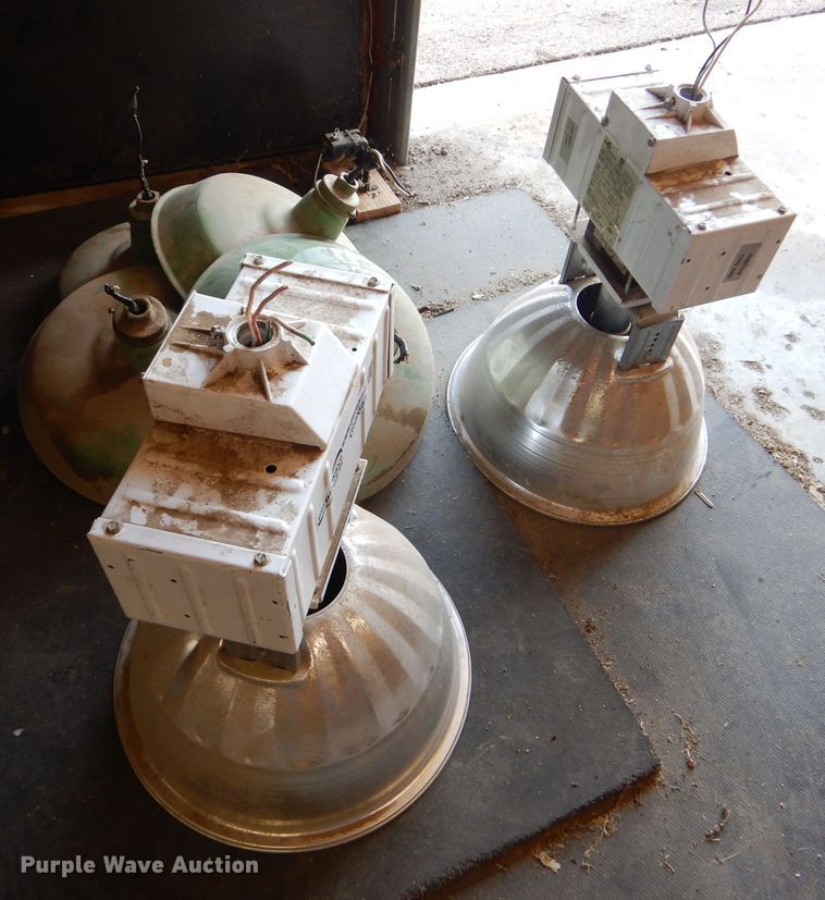 image for item GH9661 (4) light fixtures