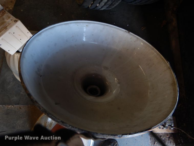 image for item GH9661 (4) light fixtures