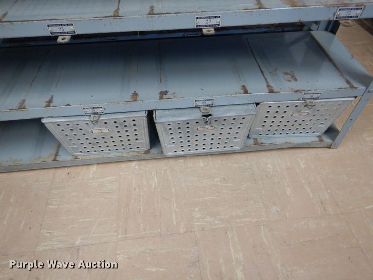 image for item GH9666 (3) metal shelves