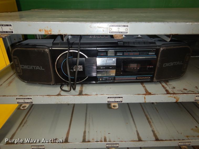 image for item GH9666 (3) metal shelves