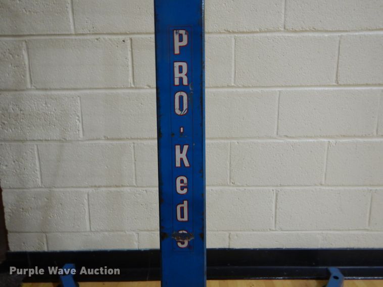 image for item GH9672 Toss Back Varsity 100 basketball return