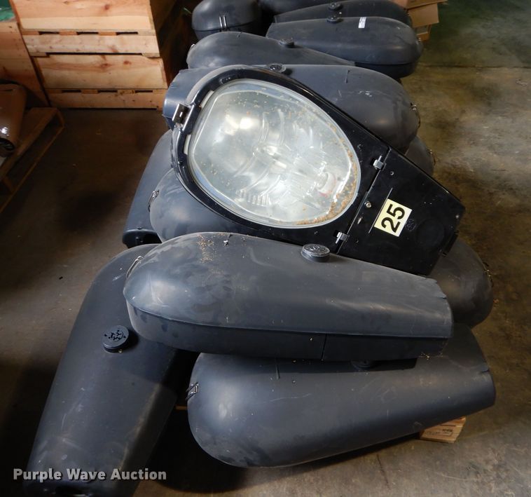 image for item GJ9810 (22) HPS lights