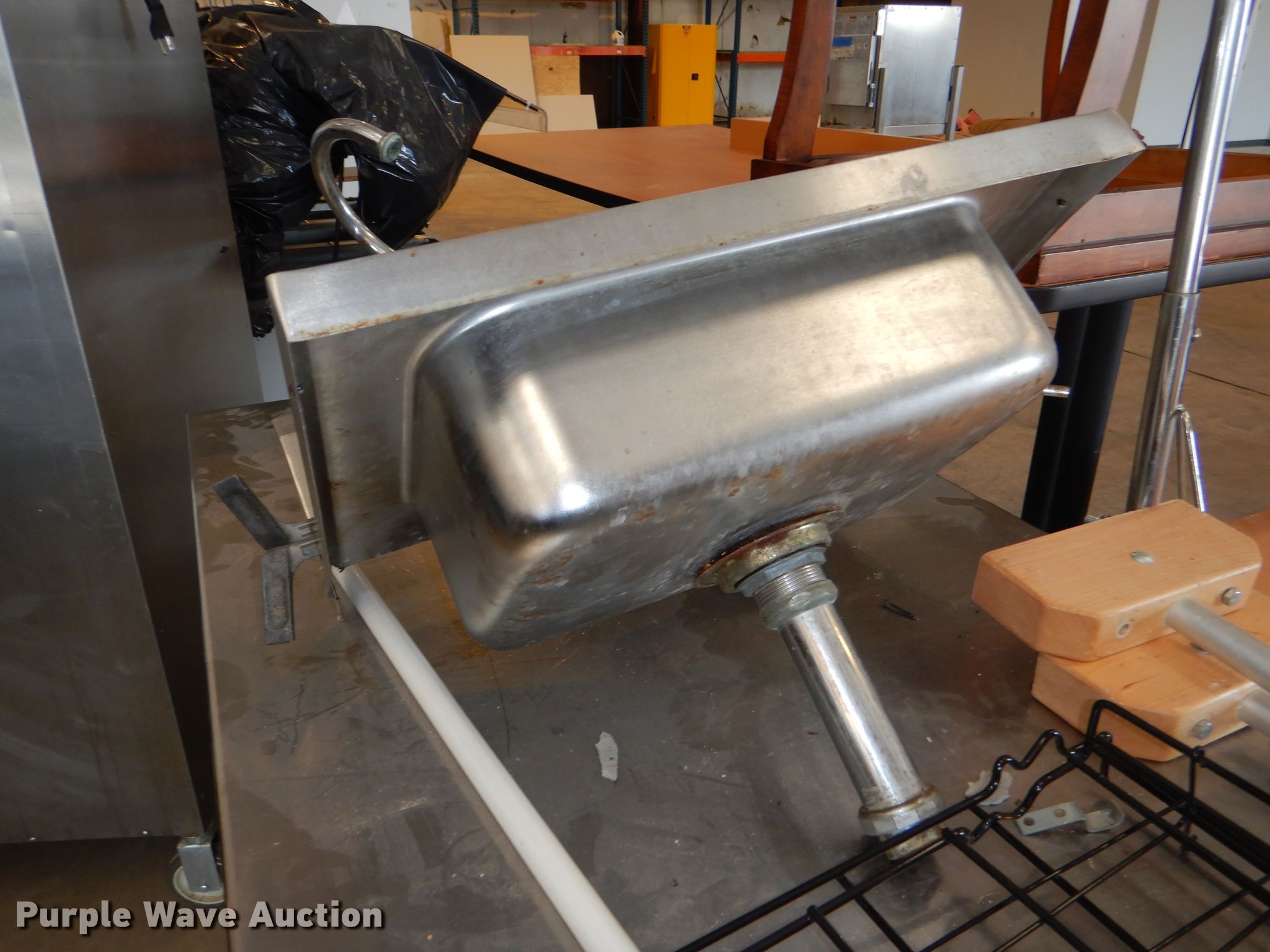 Kitchen equipment in Bonner Springs, KS Item FN9107 sold Purple Wave