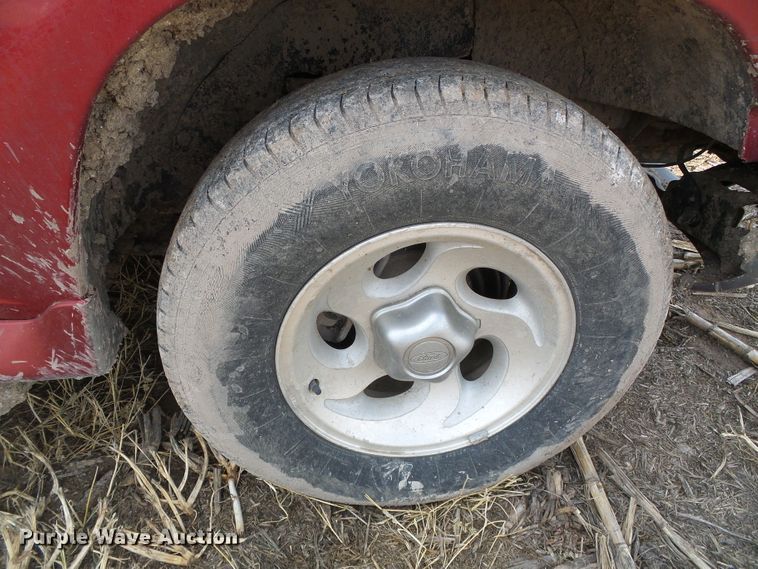 image for item DC5000 1997 Ford Explorer SUV