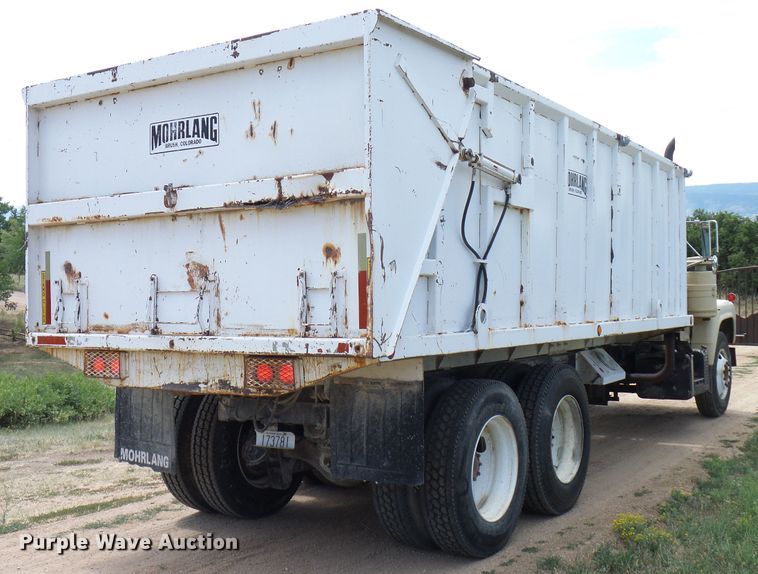 image for item DD6044 1966 Mack R611 grain truck