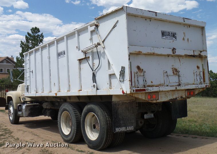 image for item DD6044 1966 Mack R611 grain truck