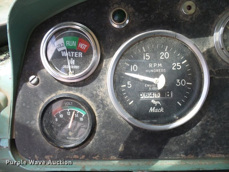 image for item DD6044 1966 Mack R611 grain truck