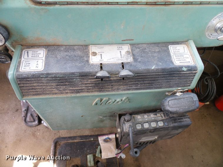 image for item DD6044 1966 Mack R611 grain truck