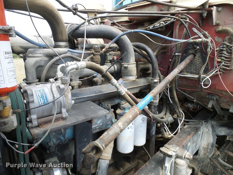 image for item DD6044 1966 Mack R611 grain truck