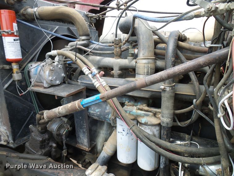 image for item DD6044 1966 Mack R611 grain truck