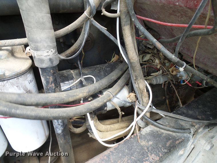 image for item DD6044 1966 Mack R611 grain truck