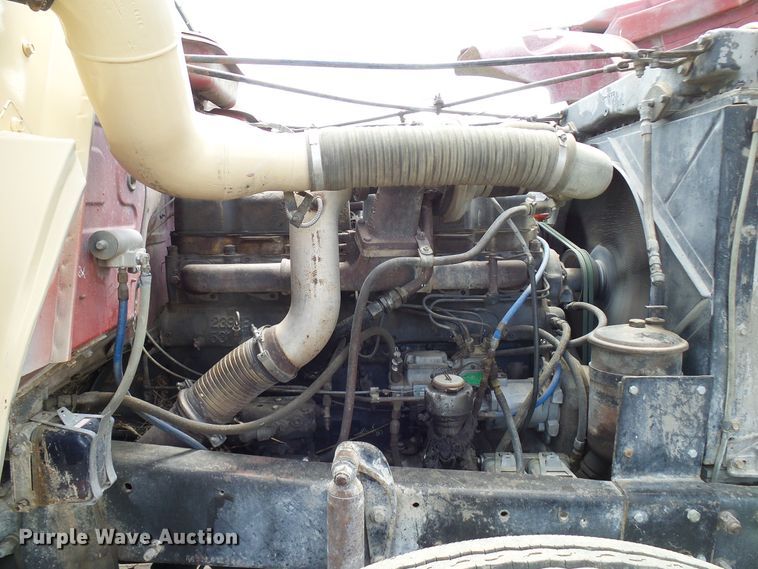 image for item DD6044 1966 Mack R611 grain truck