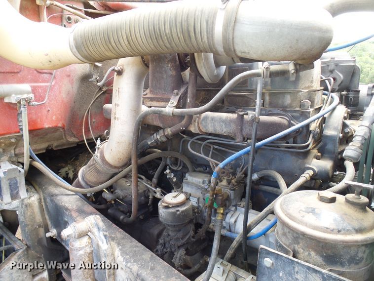 image for item DD6044 1966 Mack R611 grain truck