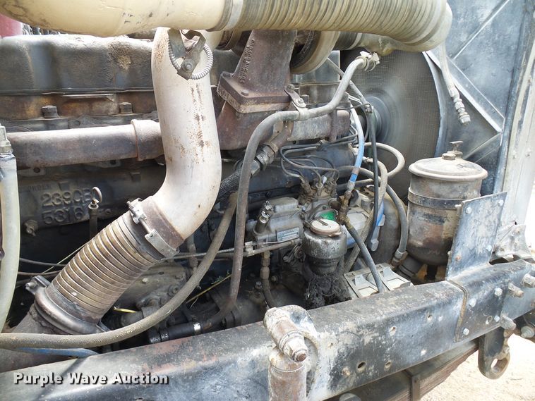 image for item DD6044 1966 Mack R611 grain truck