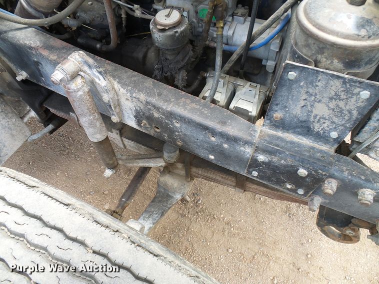 image for item DD6044 1966 Mack R611 grain truck