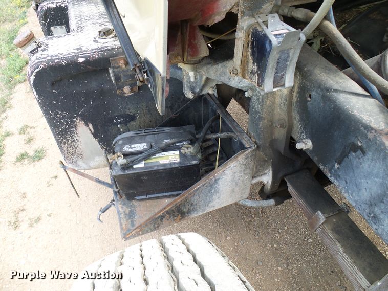 image for item DD6044 1966 Mack R611 grain truck