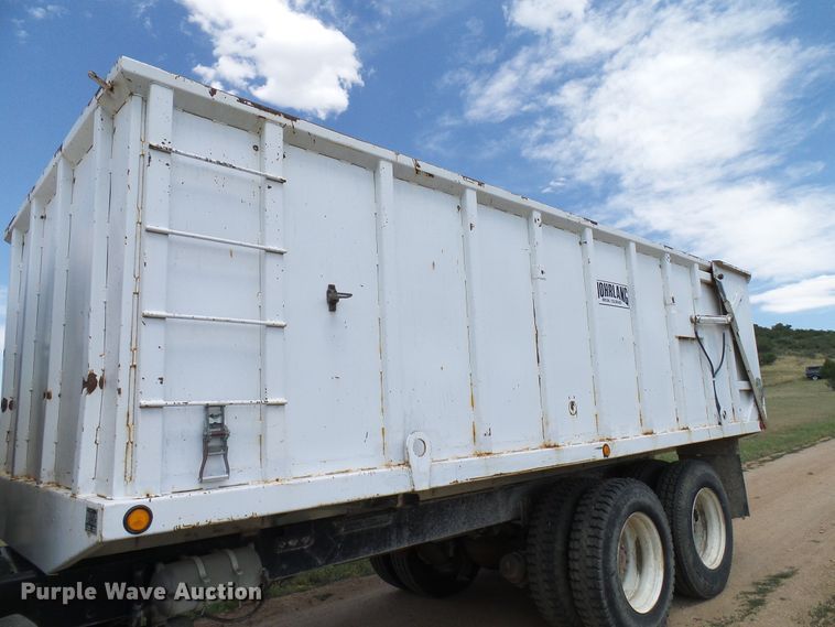 image for item DD6044 1966 Mack R611 grain truck