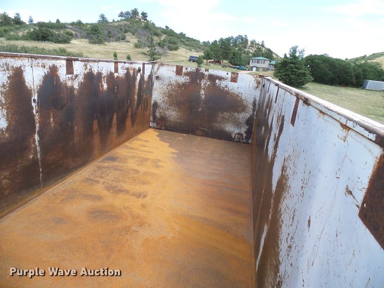 image for item DD6044 1966 Mack R611 grain truck