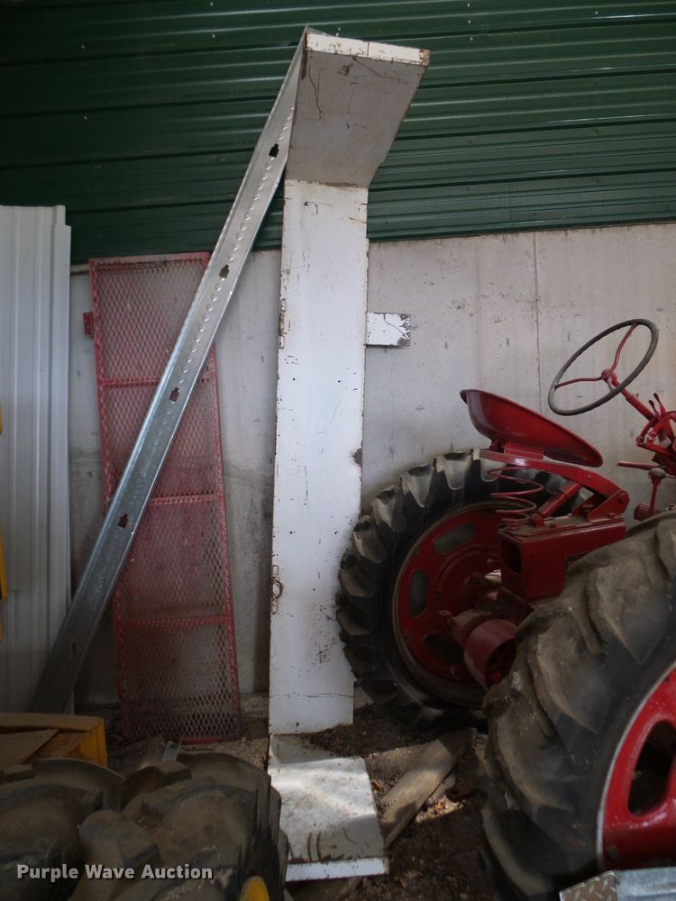 image for item DD6044 1966 Mack R611 grain truck