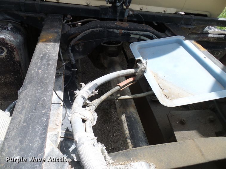 image for item DD6044 1966 Mack R611 grain truck