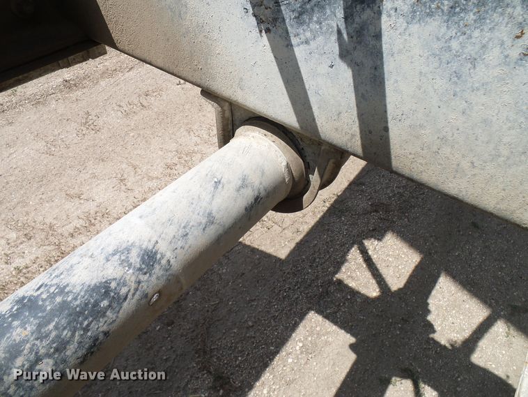 image for item DD6044 1966 Mack R611 grain truck