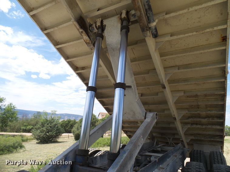 image for item DD6044 1966 Mack R611 grain truck